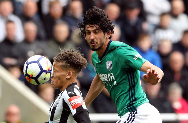 由阿根廷和 由阿根廷和